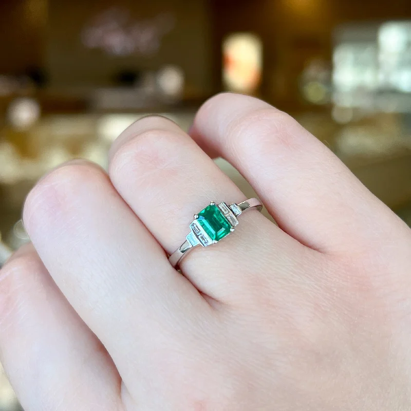 Art Deco-Style Emerald Ring with Baguette Diamonds