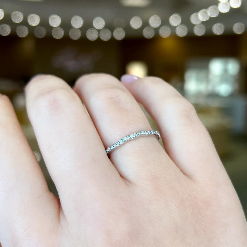 Round Diamond Band with Subtle Curve