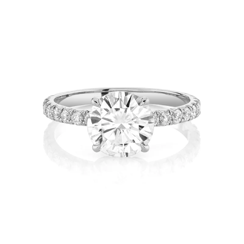 Round Diamond Setting with Pavé Diamond Band