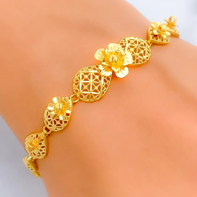 Beautiful Flower 22K Gold Bracelet